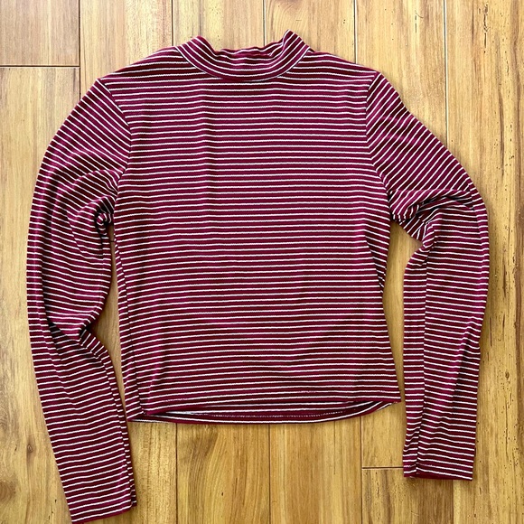 Tops - Womens Crop Long Sleeve